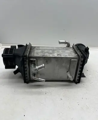 Volkswagen Golf VII Intercooler radiator 04E145785 GV020004