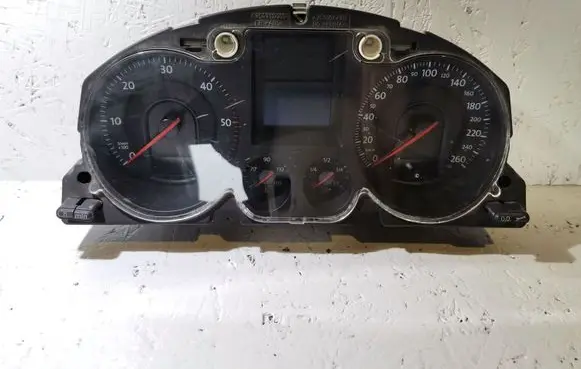 Volkswagen PASSAT B6 Speedometer (instrument cluster) 3C0920860N