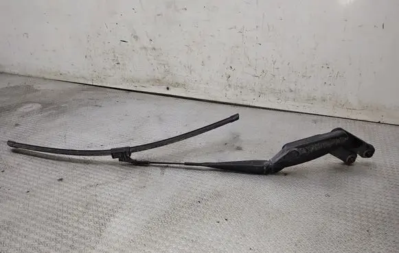 Mercedes-Benz S W220 Windshield/front glass wiper blade A2208200044