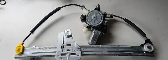 KIA Rio Front door window regulator motor