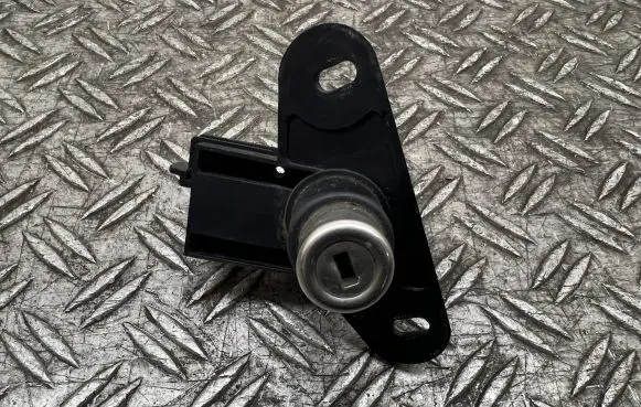 Opel Astra G Tailgate exterior lock 