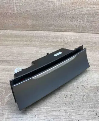 Volkswagen PASSAT B6 Car ashtray 3C0863284A 318220100