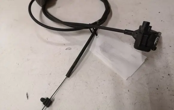 Engine bonnet (hood) release handle