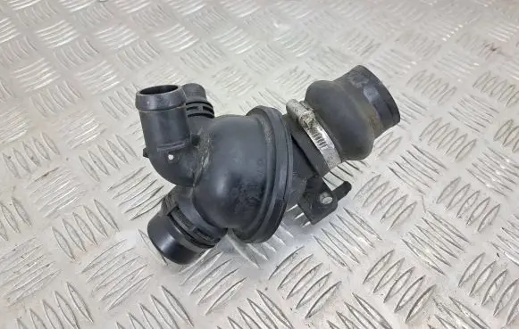 BMW 5 F10 F11 Thermostat/thermostat housing 7601159
