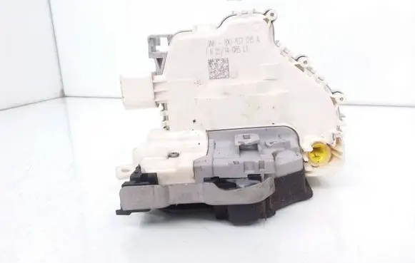 Audi A1 Front door lock 8X1837015A
