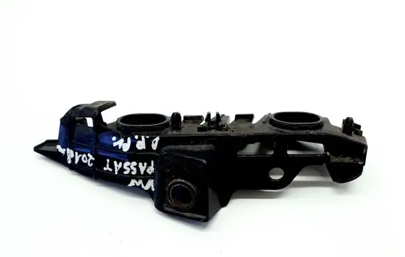 Volkswagen PASSAT B8 Front bumper mounting bracket 3G0807050