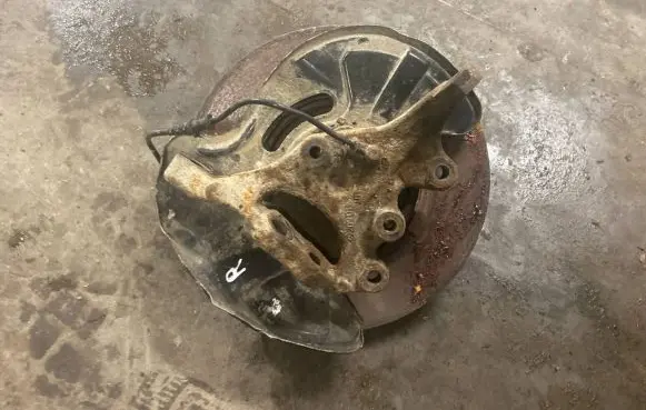 Mercedes-Benz C W203 Front wheel hub spindle knuckle