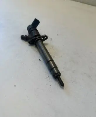 Volvo V70 Fuel injector 0445110078