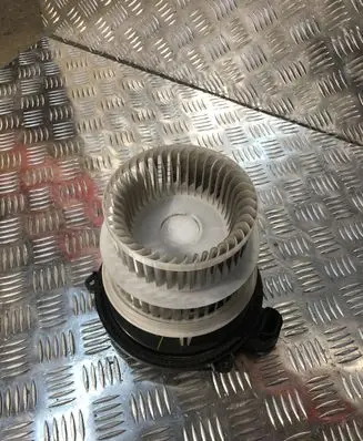 Lexus IS III XE30 Heater fan/blower 06T18 5153 397B