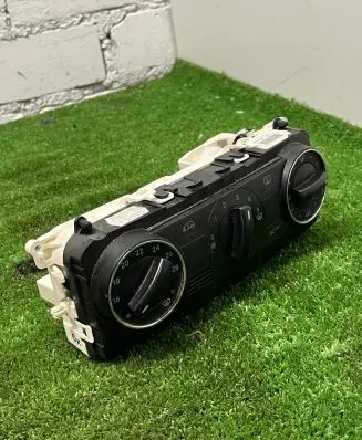 Mercedes-Benz A W169 Climate control unit A1698301385 69780005