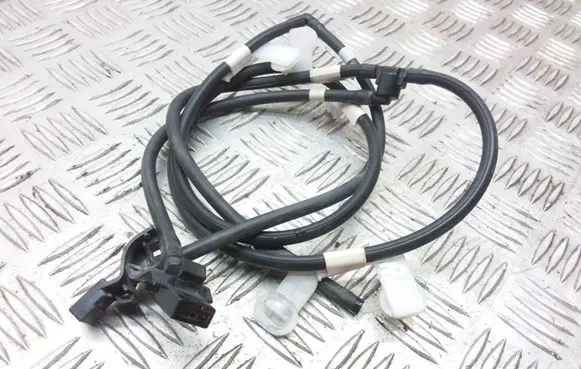 Windshield washer spray nozzle