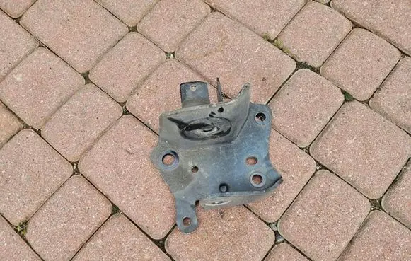 Renault Clio IV Bracket in trunk/boot 554327380R