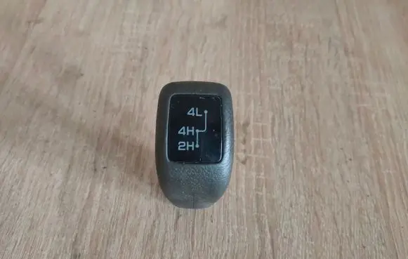 Mitsubishi Pajero Sport I Gear lever shifter trim leather/knob
