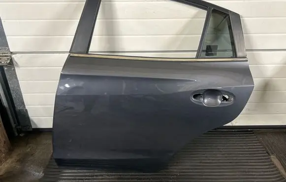 Subaru XV II Rear door