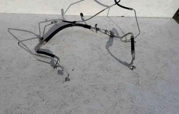 Renault Captur Air conditioning (A/C) pipe/hose 924404971R
