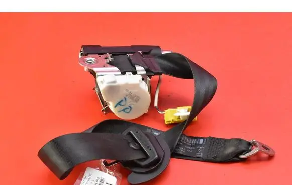 Volkswagen PASSAT CC Front seatbelt 3C1857706R