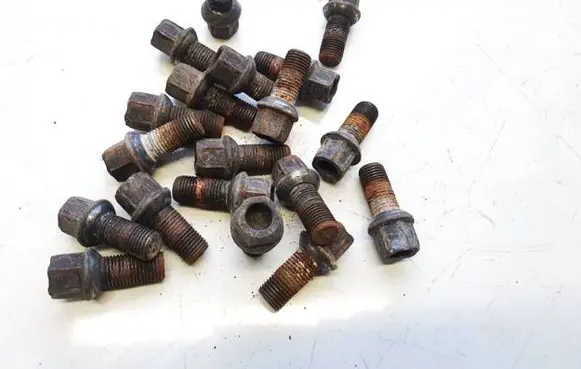 Audi A6 S6 C6 4F Nuts/bolts 