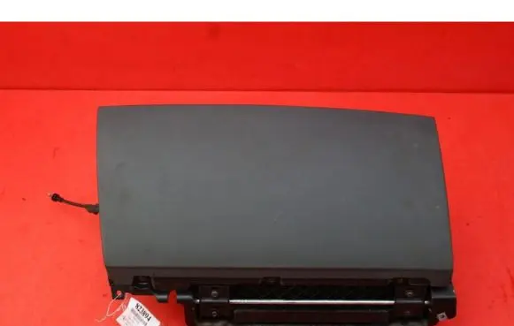 BMW 7 E65 E66 Glove box