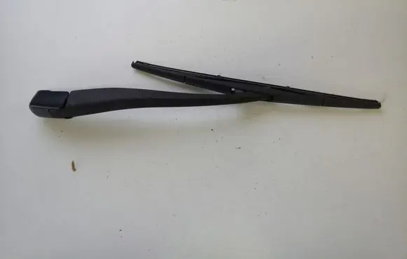 Nissan X-Trail T31 Rear wiper blade arm