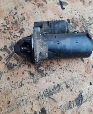 Volvo V70 Starter motor 0001109041