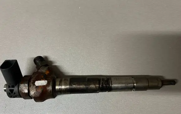 Volkswagen PASSAT B8 Fuel injector 04L130277AC 0445110469