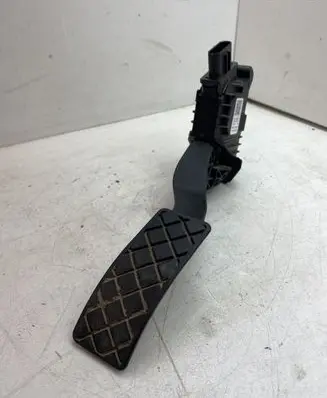 Volkswagen PASSAT B8 Accelerator throttle pedal 5Q1723503H