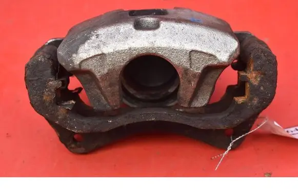 Mitsubishi Lancer VIII Front brake caliper 