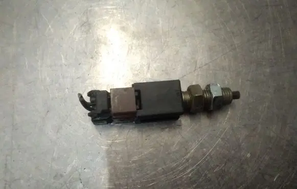 Subaru Forester SF Brake pedal sensor switch 8406T