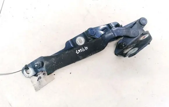 Audi A4 S4 B5 8D Tailgate/trunk/boot hinge 8D5827302A