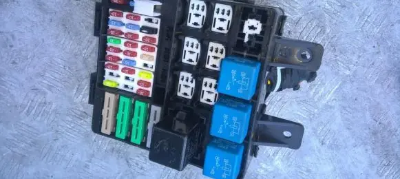 Hyundai Matrix Fuse box set 9110017pg0 91100-17pg0