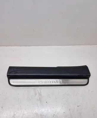 Chevrolet Captiva Front sill trim cover 20832149