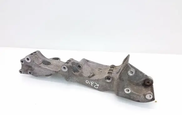 Volkswagen New Beetle Generator/alternator bracket 06A303143P