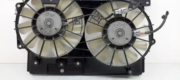 Lexus IS 220D-250-350 Radiator cooling fan shroud 1671126120