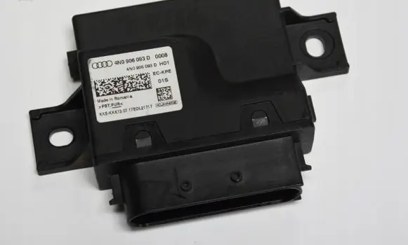 Audi A8 S8 D5 Fuel level meter relay 4N0906093D