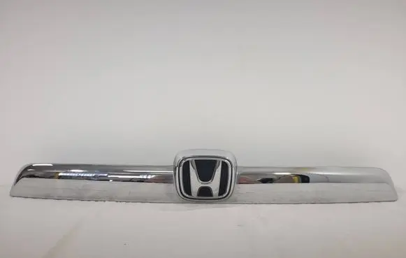 Honda CR-V Tailgate trim 74890SWWE012 74890SWWE112C1