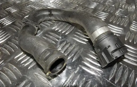 BMW 5 E60 E61 Engine coolant pipe/hose 6917699