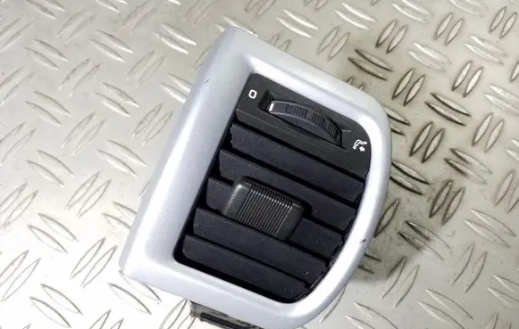 Skoda Fabia Mk2 (5J) Dashboard side air vent grill/cover trim 5J0819702 P0116003