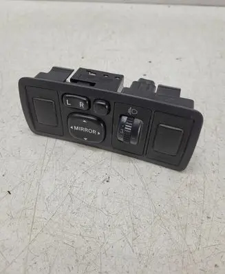 Toyota Avensis T250 A set of switches 777669