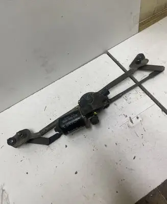 Toyota Corolla E120 E130 Front wiper linkage and motor 851101A040