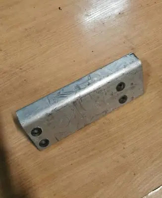 Radiator mount bracket