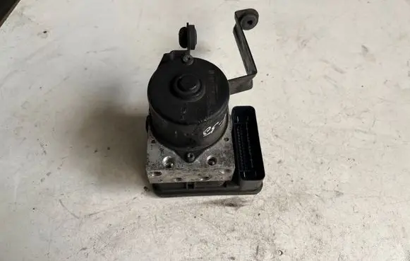 Volvo V50 ABS Pump 30742665AA