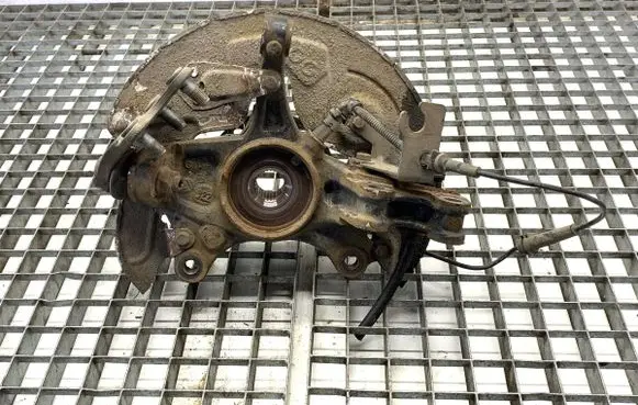 Peugeot 3008 II Front wheel hub spindle knuckle 
