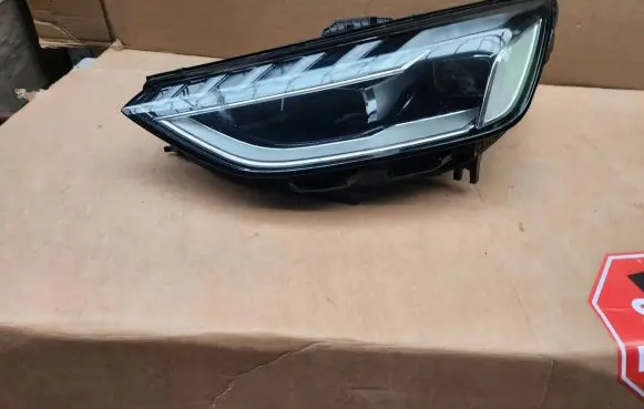 Audi A4 S4 B9 8W Headlight/headlamp 8W0941033D
