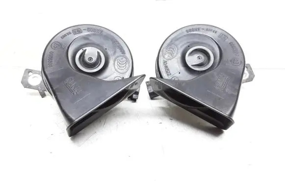 Volvo V70 Horn signal 31276805 31276806