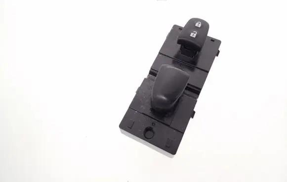 Nissan Qashqai Electric window control switch 14924SD