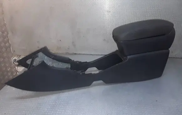 Toyota Avensis T250 Armrest 