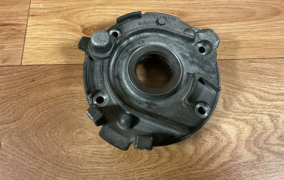 Volvo V70 Oil pump 3077709