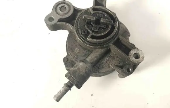 Ford C-MAX I Vacuum pump D1651A