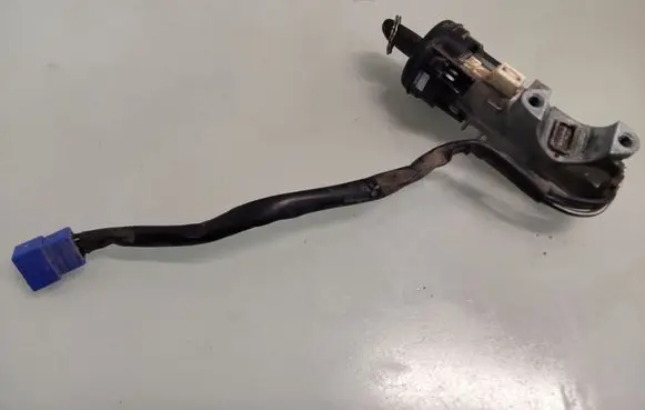 Subaru Forester SF Ignition lock 88213FC000 0617500010