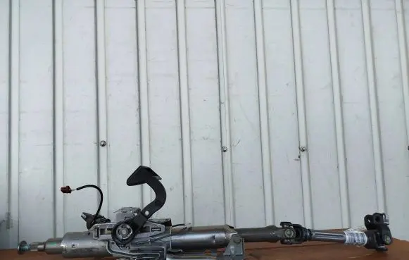 Peugeot 208 Steering wheel axle 9824737580